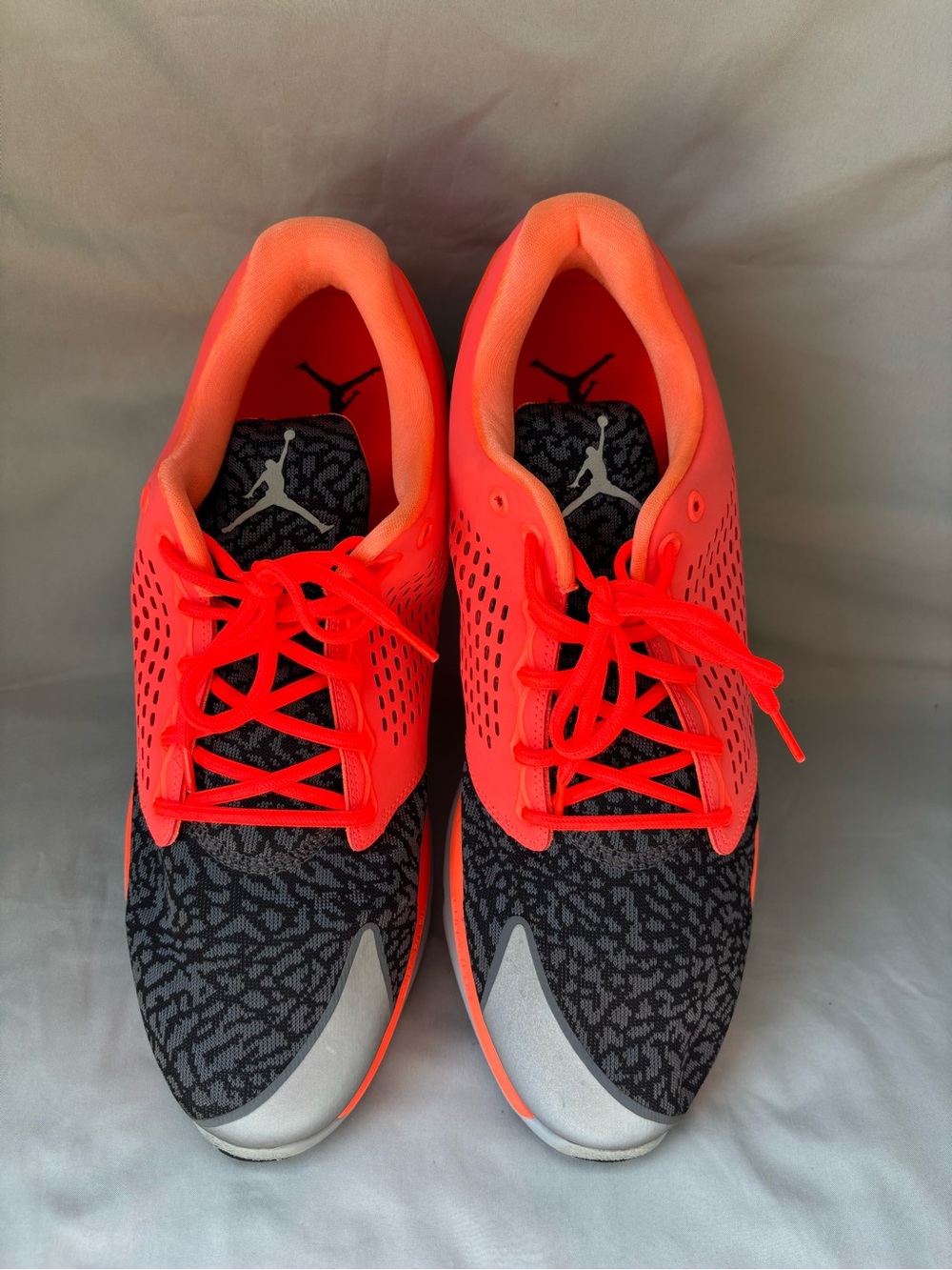 Jordan Men’s Bright Neon Orange Athletic Shoes Size 15 - Picture 13 of 16
